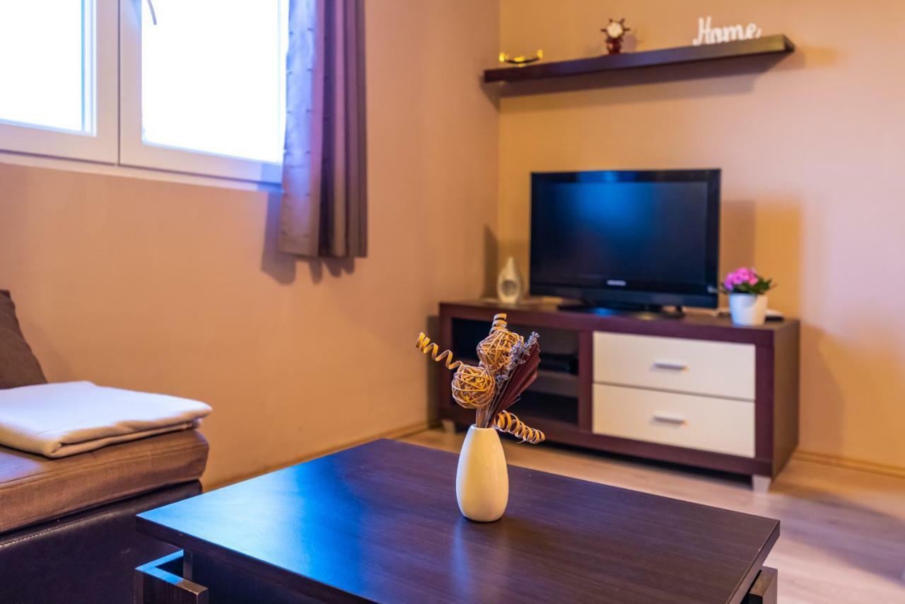 Apartment Adrian Biograd Na Moru Εξωτερικό φωτογραφία